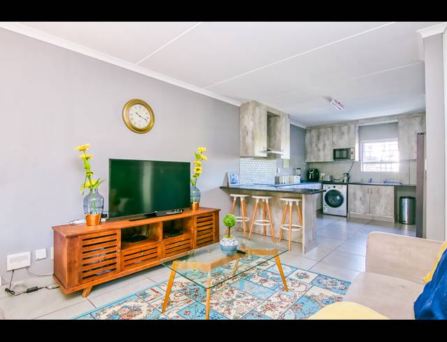 2 BEDROOM APARTMENT RENTED IN BRYANSTON